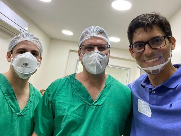 À direita, o candidato a prefeito de Vitória Mazinho dos Anjos por Reprodução/Redes Sociais