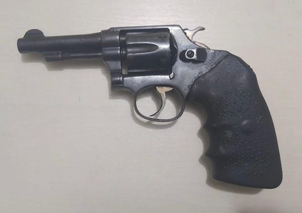 Arma usada pelo mecânico em Linhares