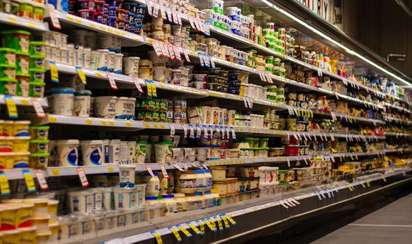 Gôndolas de supermercado: preços altos afastaram consumidores. Crédito: Pixabay