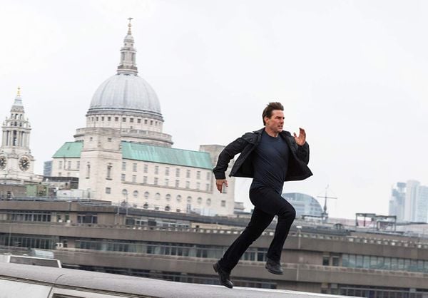 Tom Cruise em cena de 'Missão Impossível: Efeito Fallout