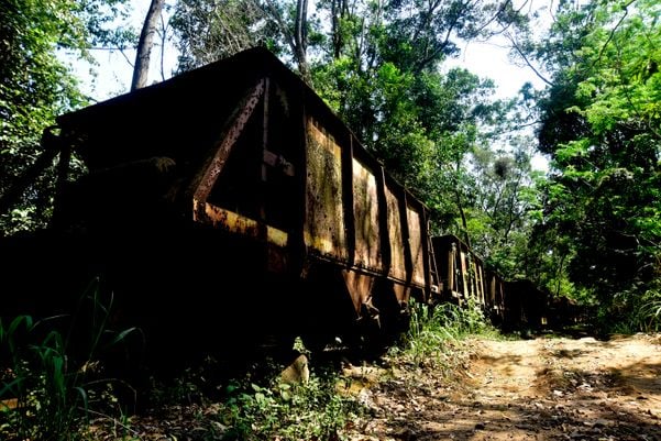 Cemitério de vagões da Vale por Ricardo Medeiros