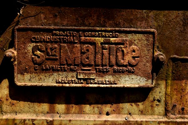 Cemitério de vagões da Vale por Ricardo Medeiros