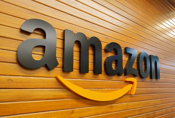 No segundo trimestre de 2020, a Amazon teve lucro de US$ 5,2 bilhões (R$ 30 bilhões)