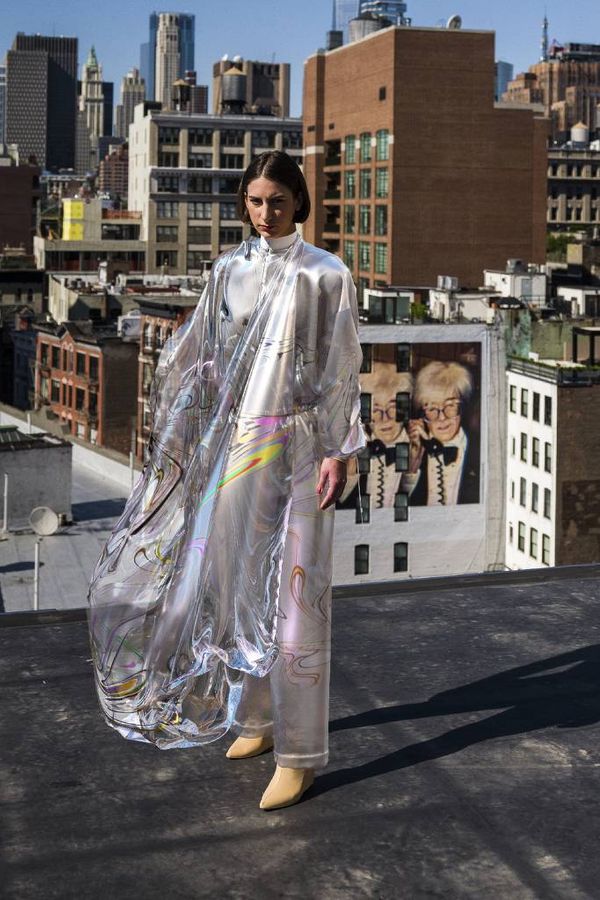 Vestido digital Iridescence, de Johanna Jaskowska, leiloado em 2019 em Nova York por US$ 9.500, ou mais de R$ 53 mil na cotação atual 