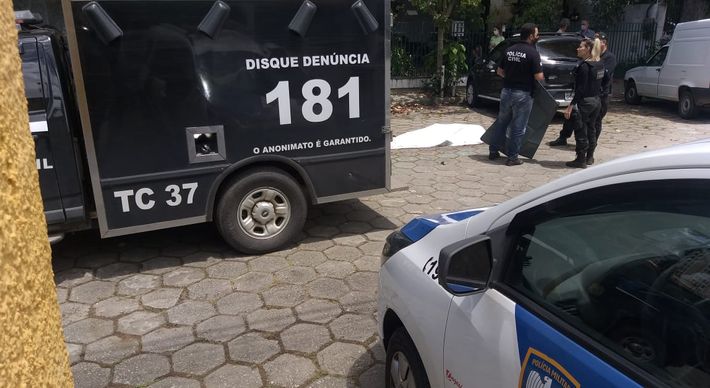 Marcelo Agostinho Gonçalves, de 52 anos, foi encontrado morto na Rua Ricardo Pimentel, no bairro Mata da Praia, em Vitória. Ele era morador do apartamento incendiado em Jardim Camburi