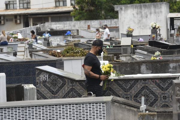 Fraco movimento em cemitério em Cariacica não era esperado 