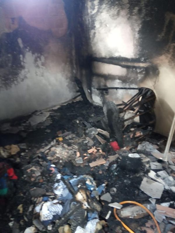 Jovem surta e coloca fogo em casa com a mãe dormindo em Marataízes por Internauta