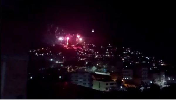 É certo soltar fogos de artifício de noite quando há jogos de