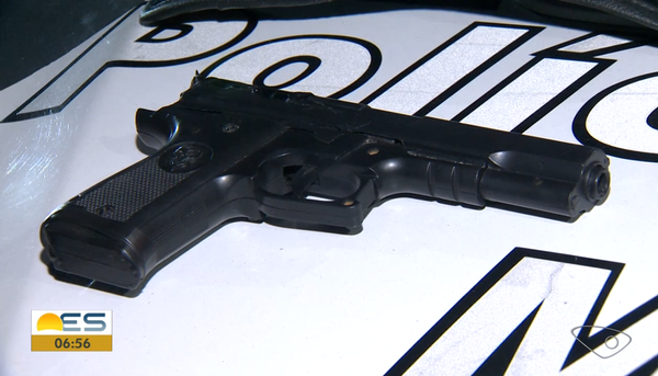 Arma falsa utilizada em assalto no bairro Novo México, em Vila Velha