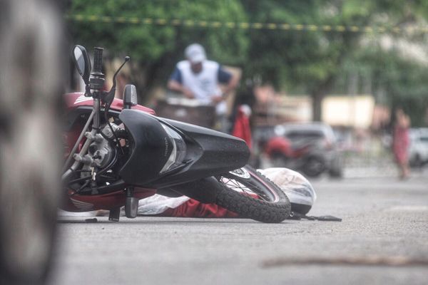 Jovem é morto com tiro no peito durante assalto na Praia das Gaivotas, em Vila Velha por Vitor Jubini | A Gazeta