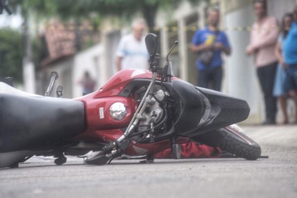 Jovem é morto com tiro no peito durante assalto na Praia das Gaivotas, em Vila Velha por Vitor Jubini | A Gazeta