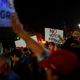 Imagem - Manifestantes anti-Trump são presos em NY; Michigan e Arizona têm atos pró-Trump