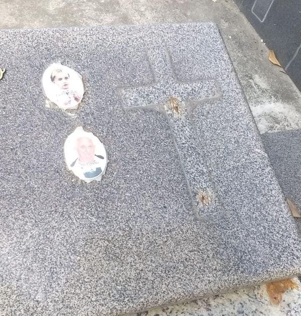 Peça foi levada de sepultura