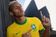 Atacante capixaba Richarlison com a nova camisa da seleção brasileira