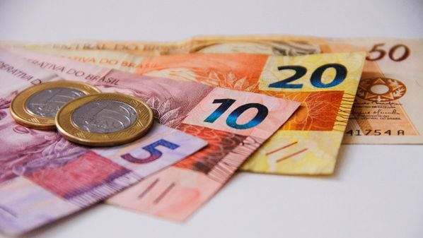 Artigos de residência e alimentação lideram queda; dados do Índice de Preços ao Consumidor Amplo foram divulgados nesta quarta-feira (10) pelo IBGE