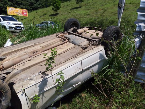 Tudo aconteceu na manhã deste domingo (08), enquanto esperava em um sinal fechado