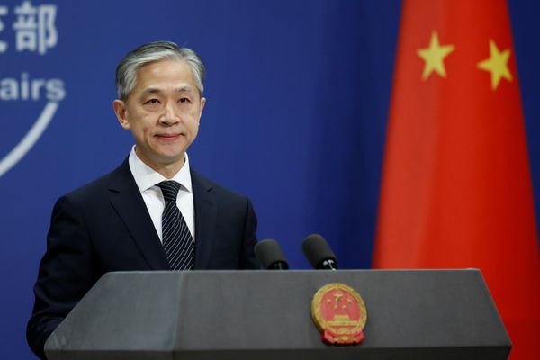 Wang Wenbin, porta-voz do Ministério das Relações Exteriores da China, fala durante entrevista coletiva em Pequim