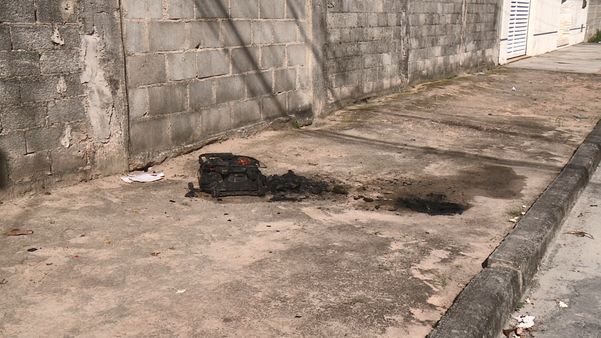 Homem estava na calçada 