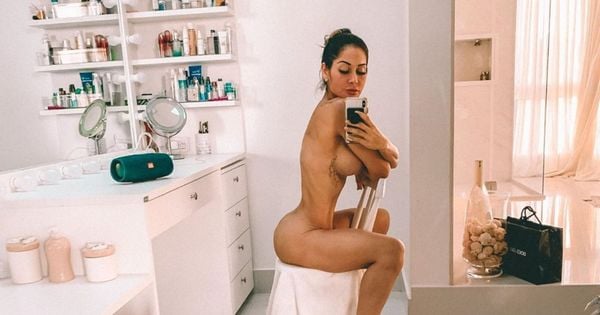 A influenciadora Mayra Cardi surge completamente nua em foto no Instagram