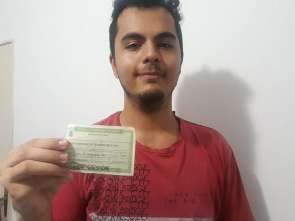 Por coincidência, o cineasta Pedro Henrique estará em sua cidade no dia das eleições e irá votar