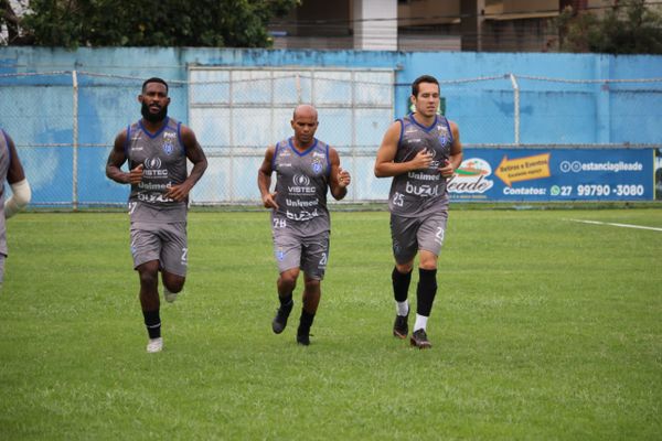 Vitória treina para confronto de sexta pela Série D