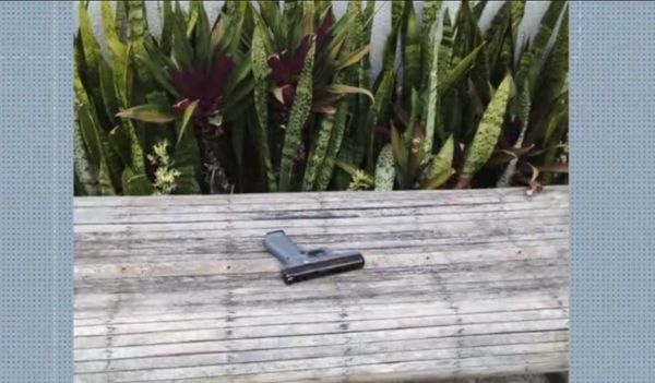 Arma com registro na PM é encontrada em banco na calçada Jardim da Penha 