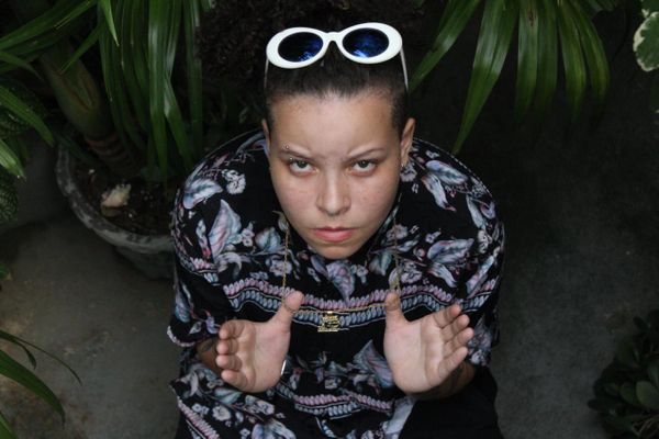 Sayra faz parte da nova geração de rappers que vem surgindo através de diversas iniciativas de batalhas de rima no Estado.