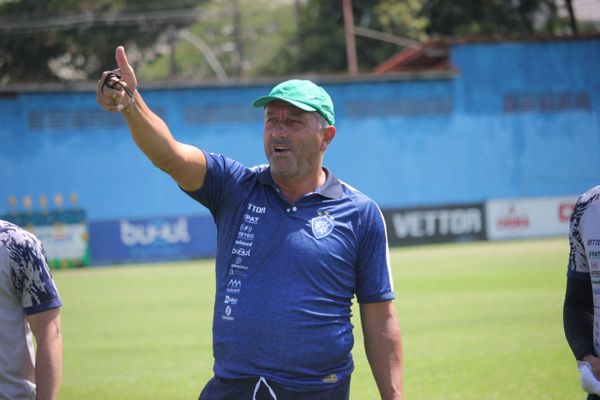 Técnico Gilberto Pereira tem a volta de jogadores do departamento médico do Vitória