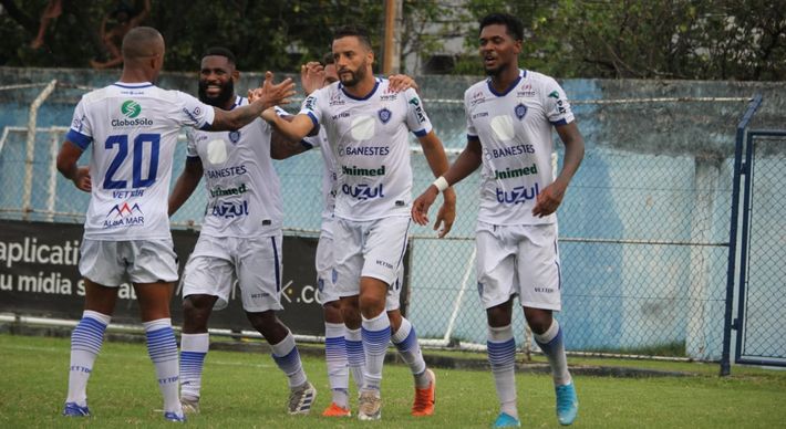 Alvianil venceu por 3 a 0 e renovou as esperanças de beliscar uma vaga na próxima fase da competição