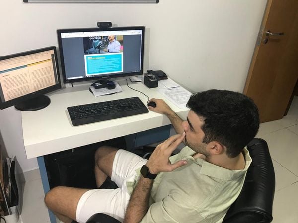 Gabriel estuda planos de governo antes de tomar a decisão