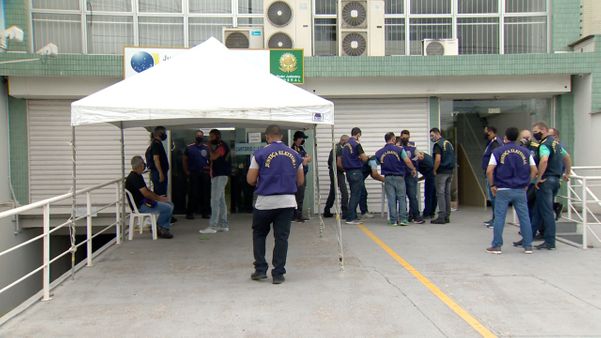 Transporte das urnas eletrônicas em cartório de Vitória, no ES por Fernando Estêvão/TV Gazeta