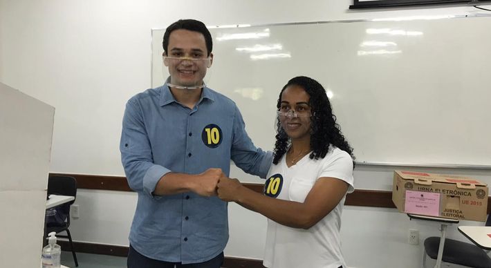 Candidato à Prefeitura de Vitória, o deputado estadual pelo Republicanos saiu na frente na disputa, ao conquistar a maioria dos votos no primeiro turno