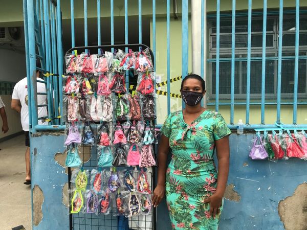 Ambulantes tentam faturar renda extra durante as eleições