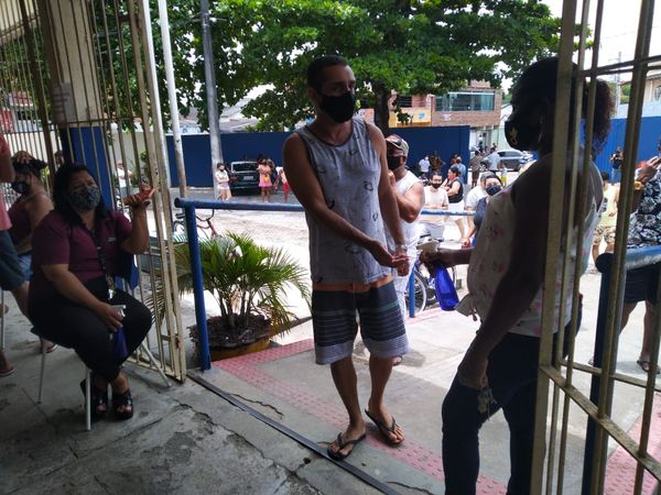 Eleição na pandemia: eleitor teve que se adaptar para ir votar com máscara 