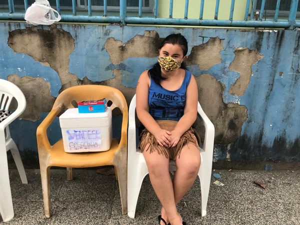 Ambulantes tentam faturar renda extra durante as eleições