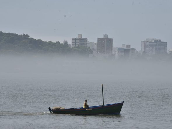 Neblina surpreende os moradores da Grande Vitória por Ricardo Medeiros