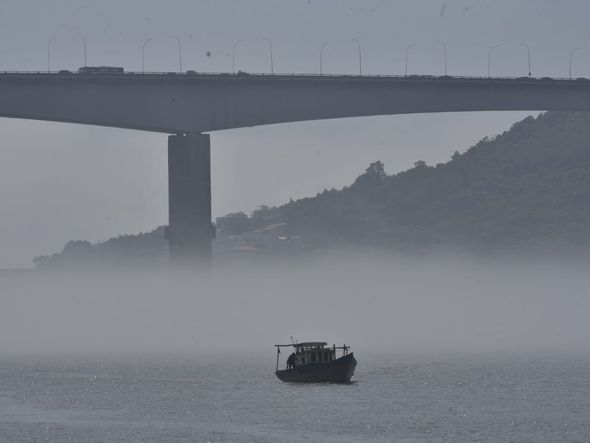 Neblina surpreende os moradores da Grande Vitória por Ricardo Medeiros