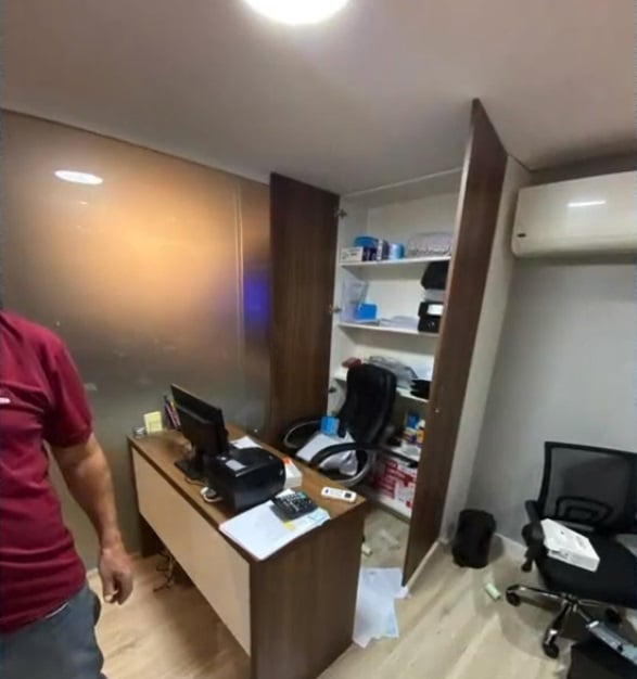 Criminosos invadem supermercado na Serra e roubam celulares