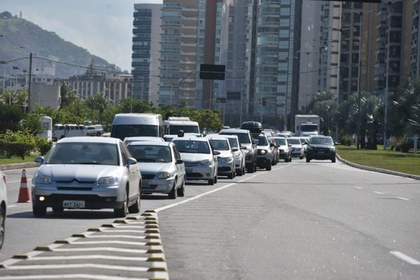 Atropelamento e morte na Avenida Dante Michelini, em Camburi por Fernando Madeira