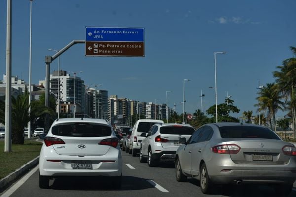 Atropelamento e morte na Avenida Dante Michelini, em Camburi por Fernando Madeira