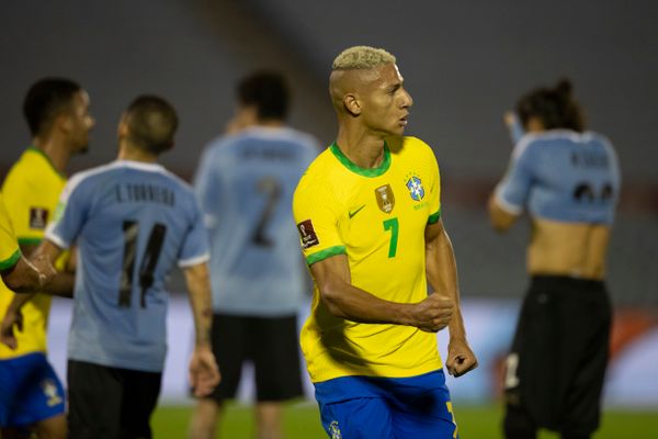 Richarlison marcou o segundo gol na vitória do Brasil sobre o Uruguai