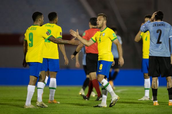 O Brasil venceu o Uruguai na noite desta terça-feira (17) e é o líder isolado das Eliminatórias Sul-Americanas para a Copa do Mundo
