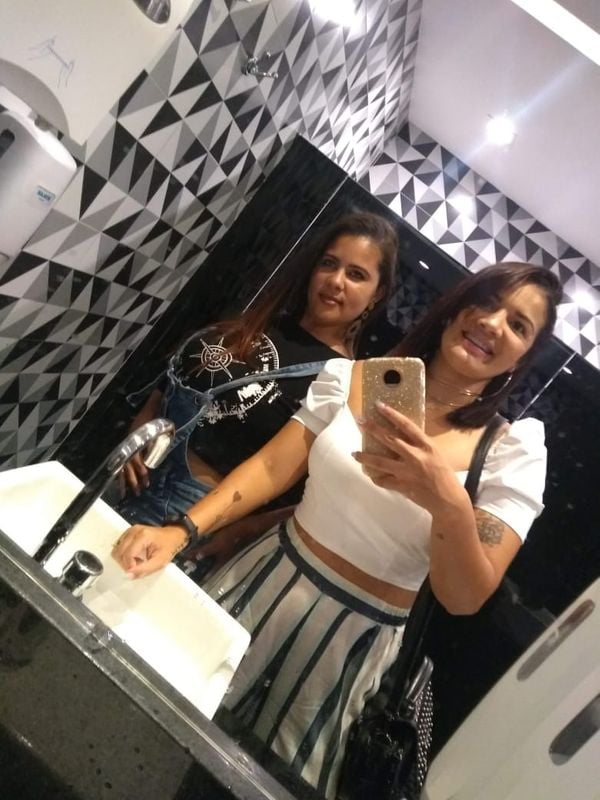 Mirelle e irmã
