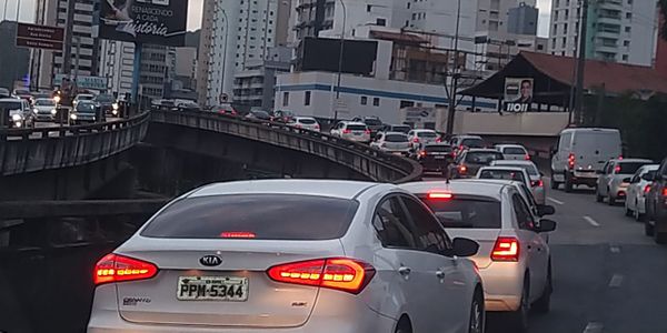 Trânsito intenso na Terceira Ponte