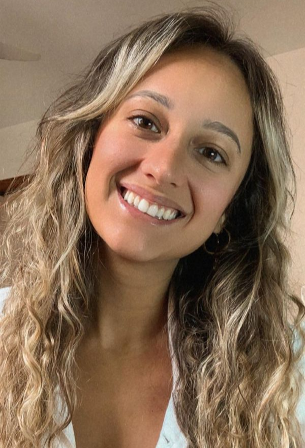 A psicóloga Yasmin Rebuzzi reforça que não é egoísmo se retirar de ambientes tóxicos. Crédito: Arquivo pessoal