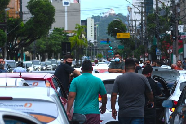 Motoristas de aplicativo fazem protesto pelas ruas de Vitória  por Fernando Madeira 
