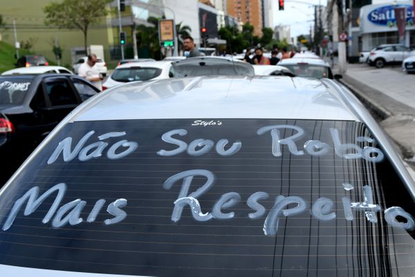 Motoristas de aplicativo fazem protesto pelas ruas de Vitória  por Fernando Madeira 