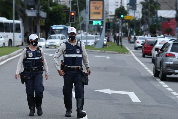 Motoristas de aplicativo fazem protesto pelas ruas de Vitória  por Fernando Madeira 