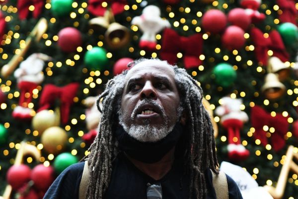 Grupo faz protesto antirracista em frente a Carrefour no Shopping Vila Velha por Fernando Madeira