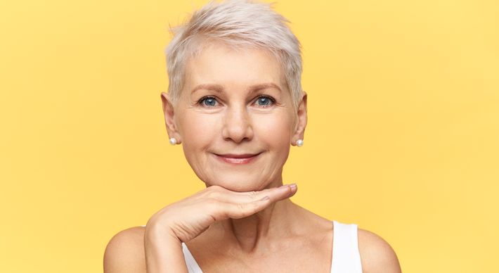 Mulheres e homens de meia idade têm procurado cada vez mais o rejuvenescimento facial, além de outros procedimentos estéticos